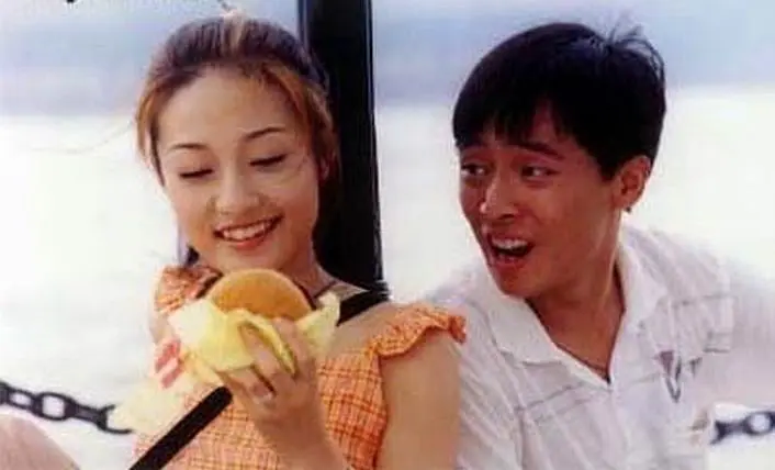 1999年《玻璃是透明的》饰演小丫子