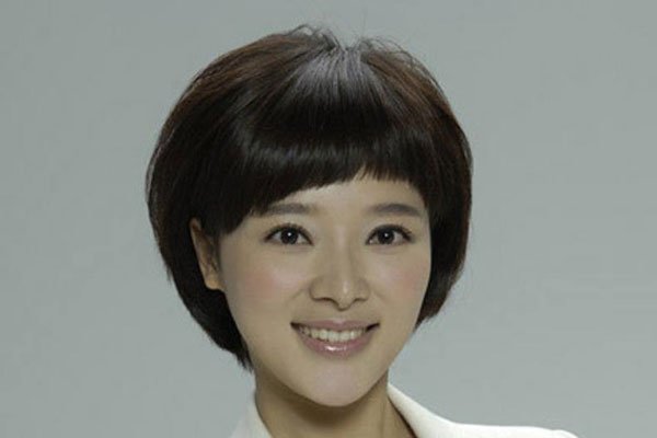 陆川老婆胡蝶个人资料 脸很假整容是怎么回事