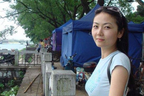 广西柳州莫菁为什么逃婚呢 骗婚被男子曝光了艳照